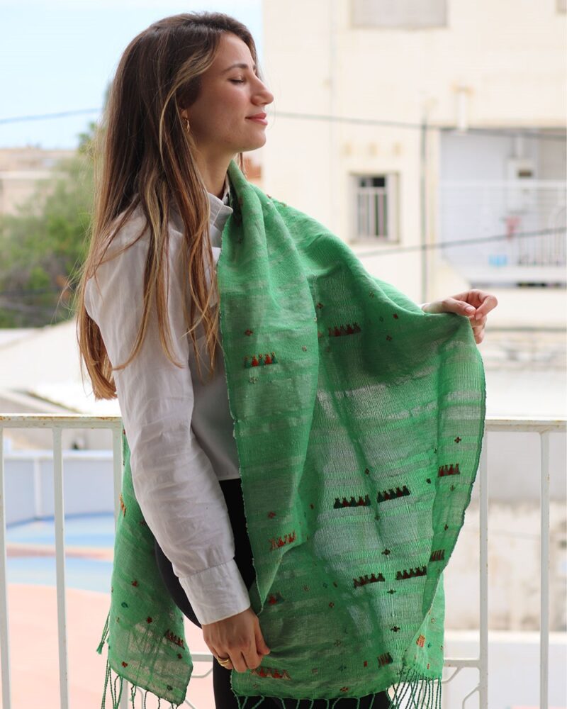 Echarpe brodée légée