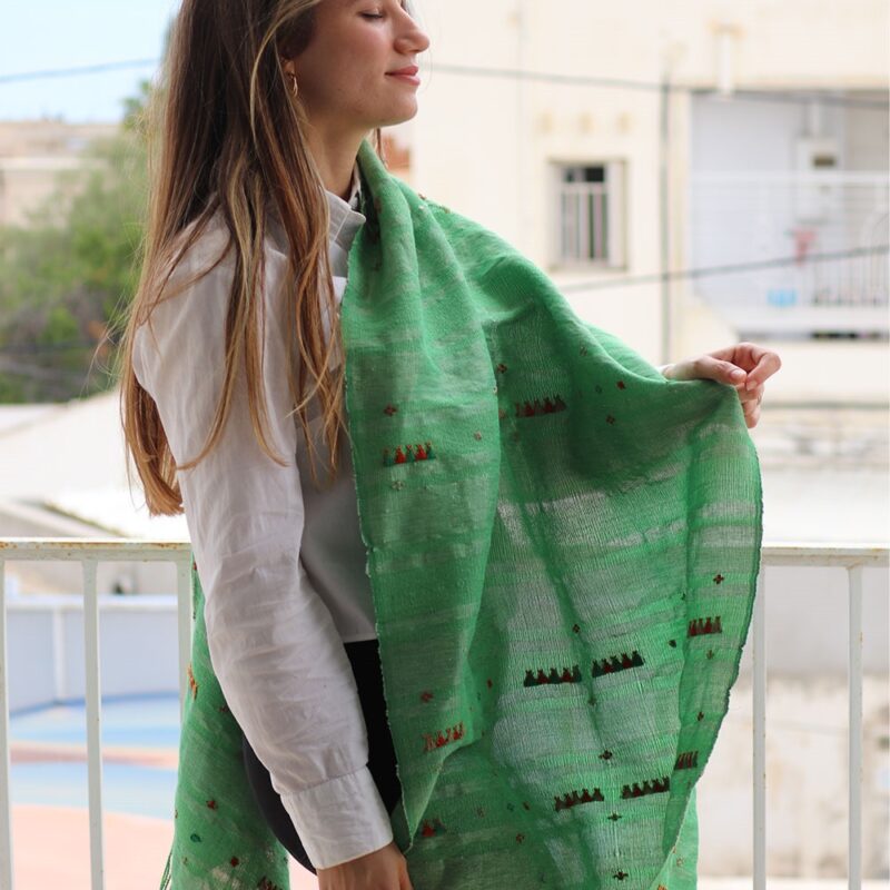 Echarpe brodée légée